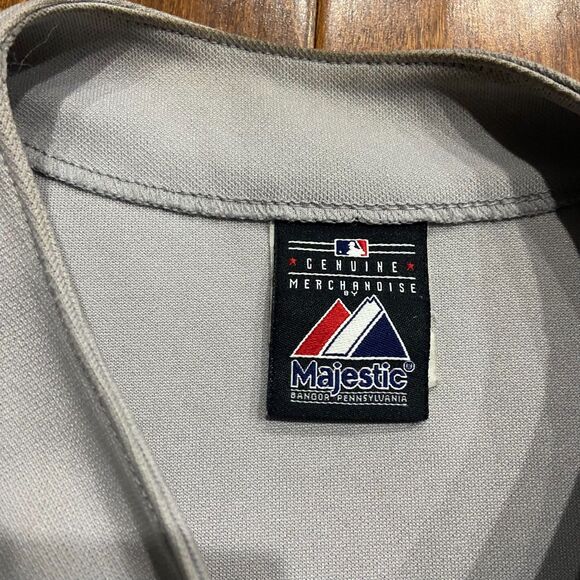 Majestic Vintage MLB Chicago Cubs Digital Camo Gray Baseball Jersey Youth Size M - Picture 6 of 8